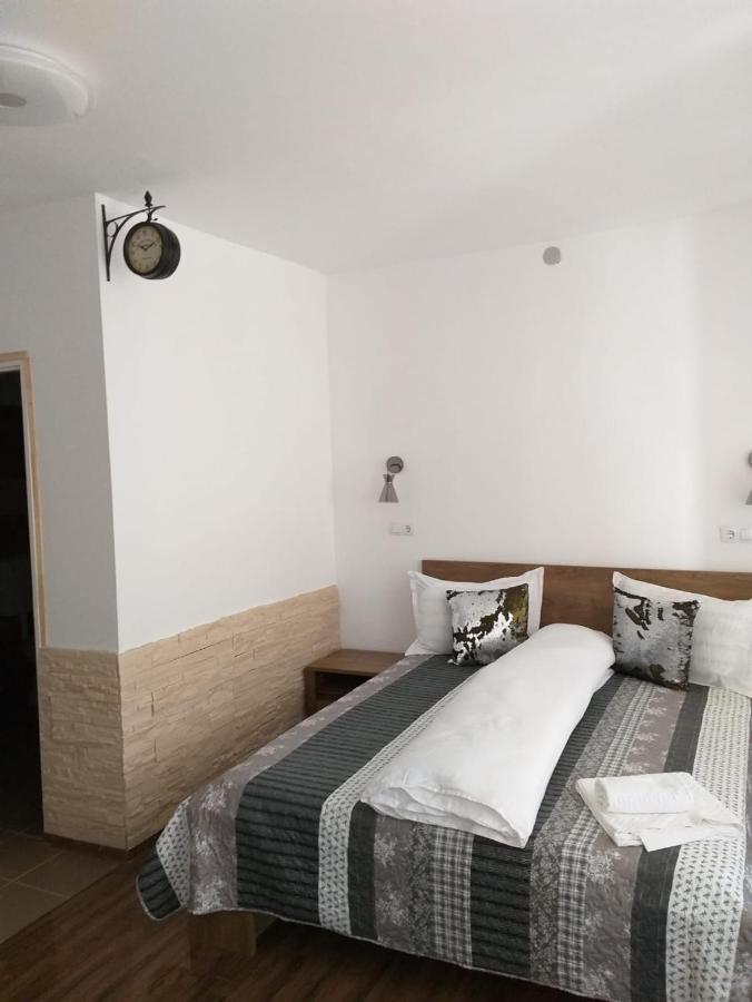 Sara House Apartment Bistrita  Bagian luar foto