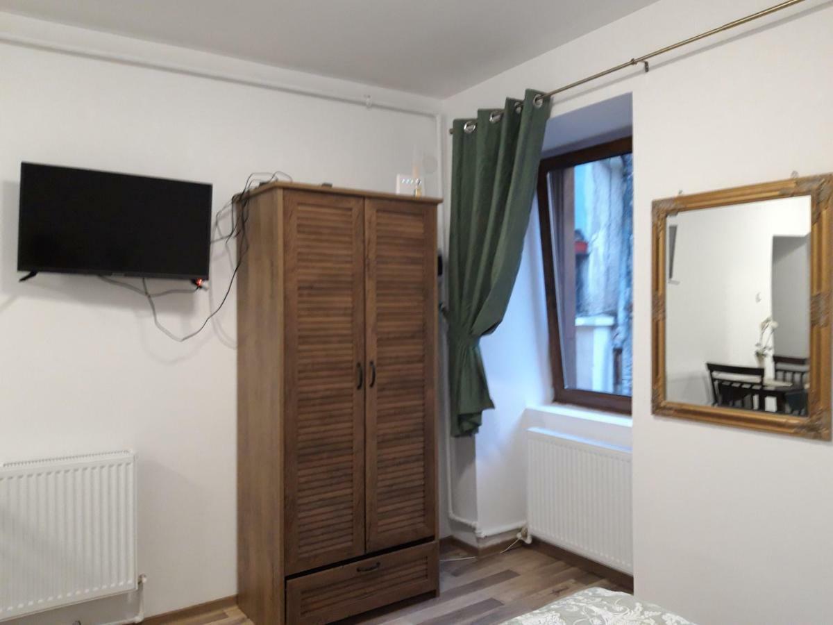 Sara House Apartment Bistrita  Bagian luar foto