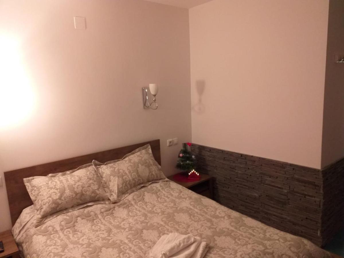 Sara House Apartment Bistrita  Bagian luar foto